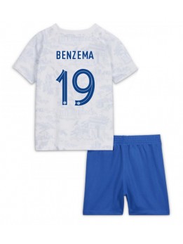 Billige Frankrike Karim Benzema #19 Bortedraktsett Barn VM 2022 Kortermet (+ Korte bukser)